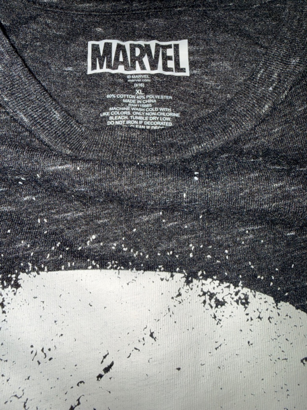 Punisher Lot of 2 Marvel Black & Gray Graphic Tee XL & 1/4 Zip Sweater XXL Set - Picture 7 of 10